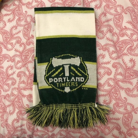 New Portland Timber scarf - Picture 2 of 2
